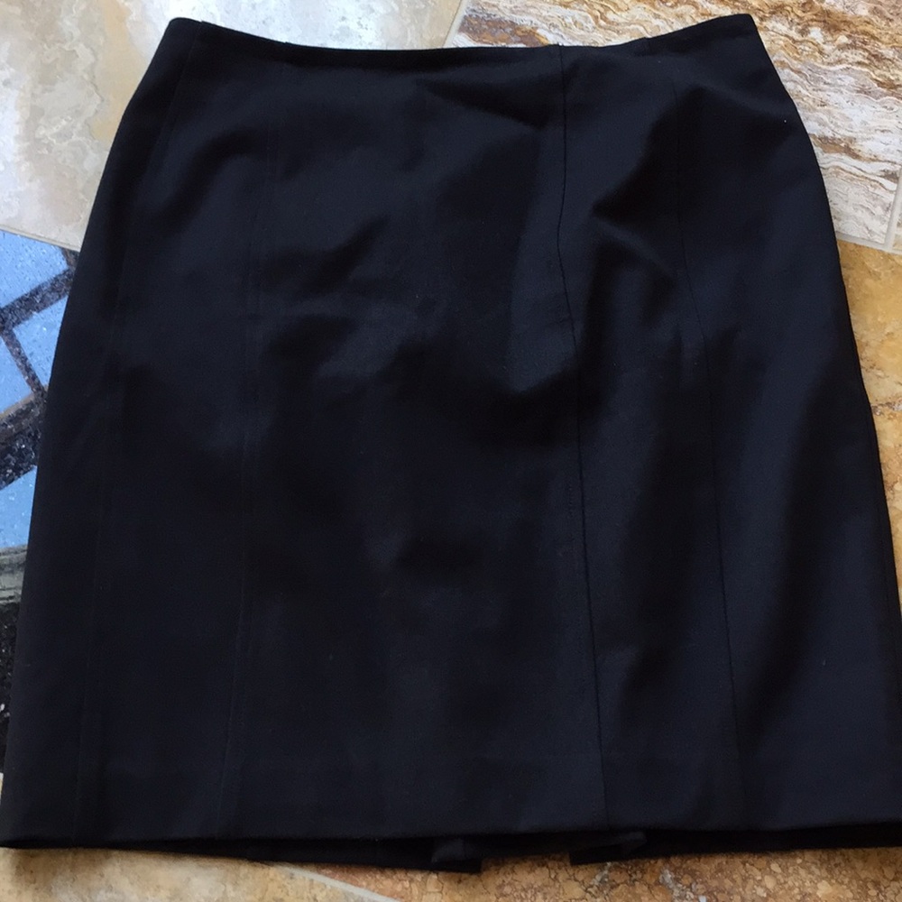 Express pencil skirt/back zipper/closed pleat vent